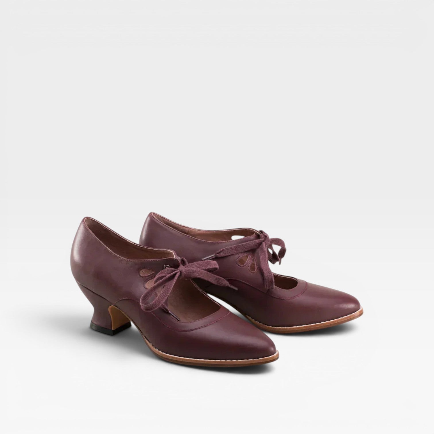 Lace Up Leather Look Pumps, Low Heel Vintage Shoes