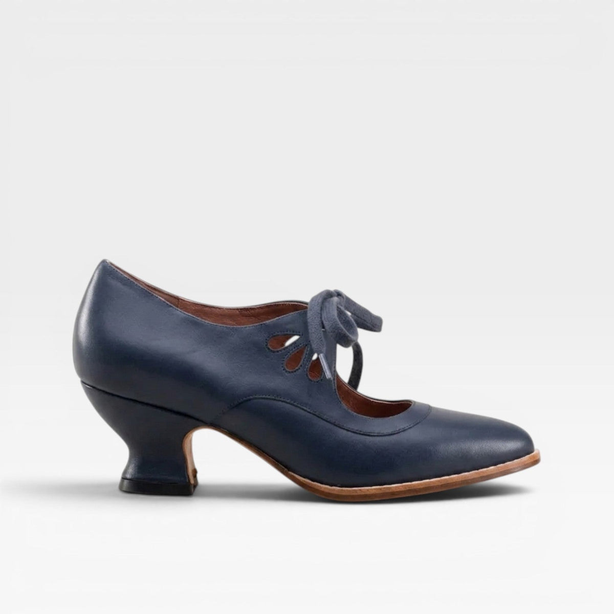 Lace Up Leather Look Pumps, Low Heel Vintage Shoes