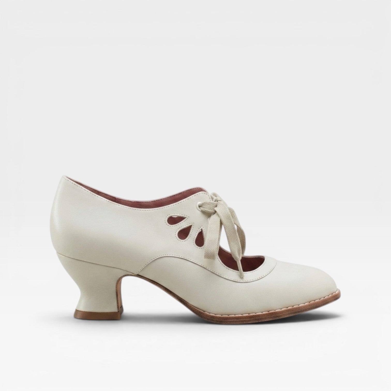 Lace Up Leather Look Pumps, Low Heel Vintage Shoes
