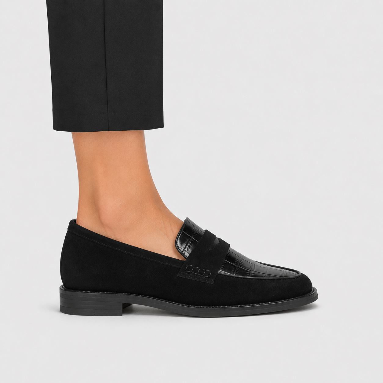 Slip-On Loafers with Arch Support, Black Walking Shoe