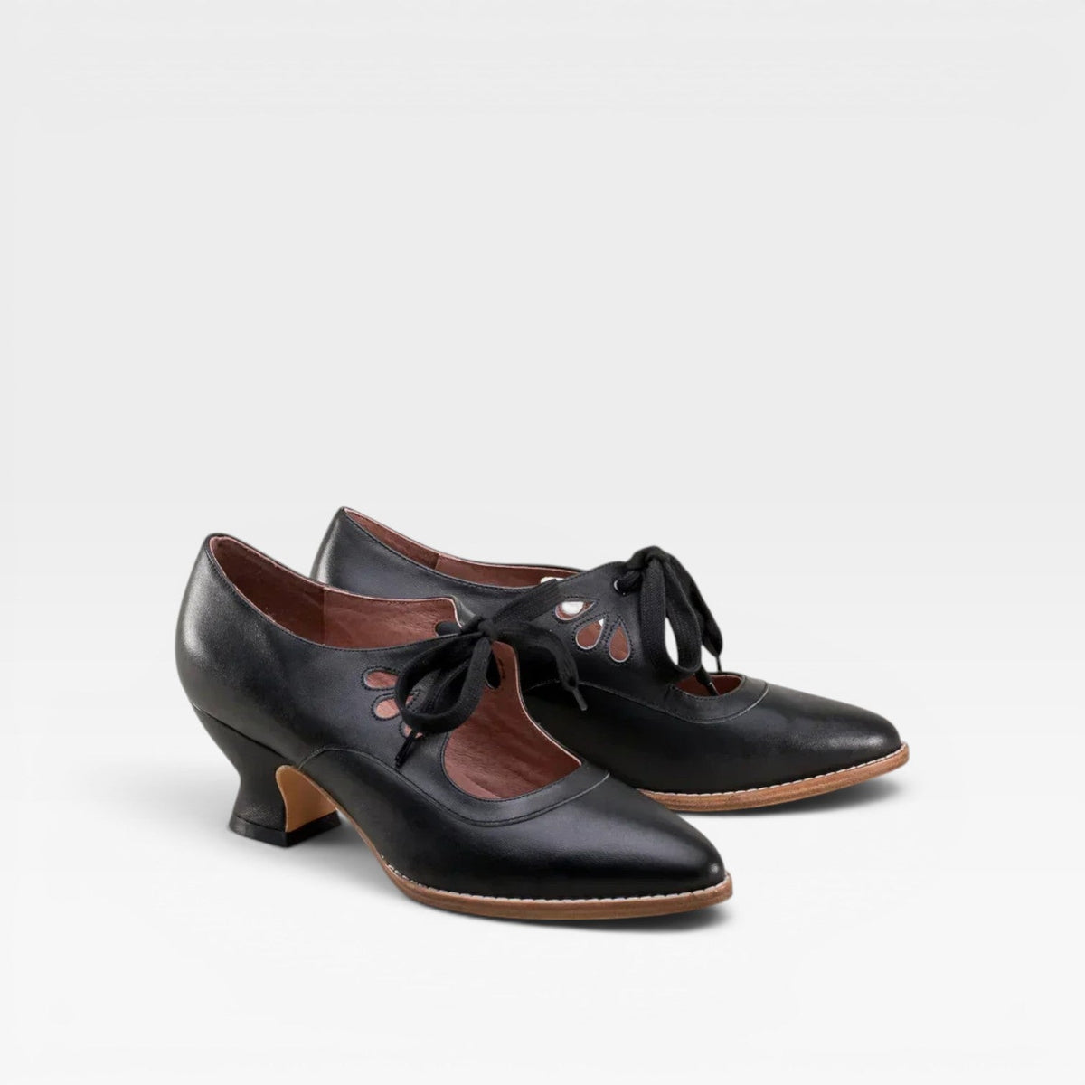 Lace Up Leather Look Pumps, Low Heel Vintage Shoes